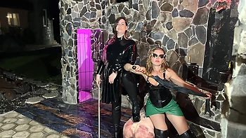It is Extreme Medieval Experiments Event and we continue tormenting the prisoner in various, merciless ways. Caning the thighs hard is an extremely painfull punishment and it is an aboslute fun for Us. His suffering is music for our ears. The prisoner sla