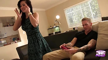 Her gamer roommate gets hard when he sees Kimmy naked and ready for kinky action